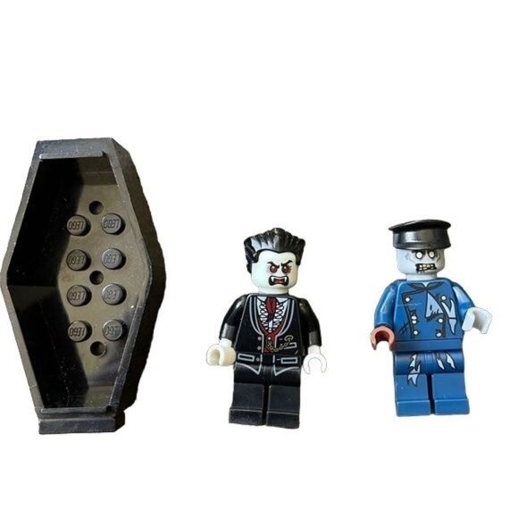 LEGO Monster Fighters Lord Vampyre Coffin Base Vampire Zombie Driver Minifigure - Picture 1 of 8